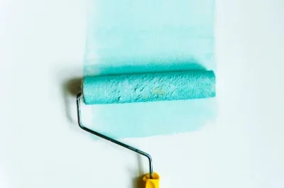 Peinture intérieure à Courtemont-Varennes — murs, plafonds et boiseries